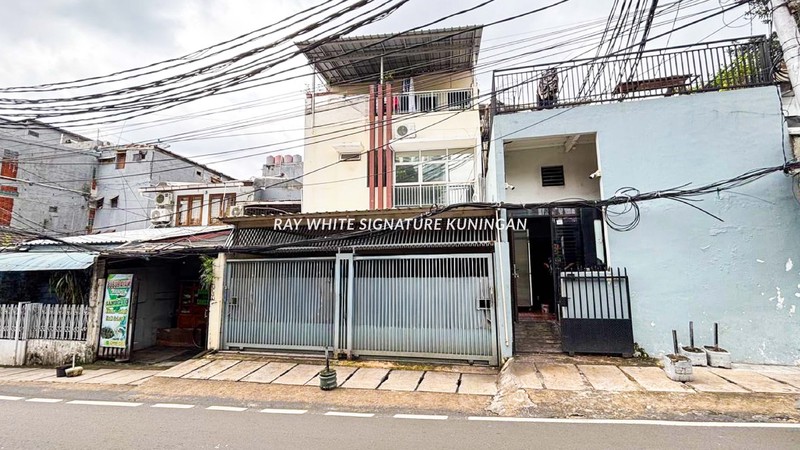Rumah Strategis di Jl Taman Setiabudi Jakarta Selatan - Cocok Hunian atau Usaha