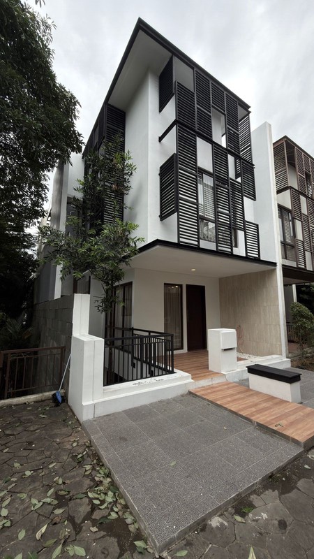 Rumah Siap Huni Full Furnish di Greenwich BSD Dekat Tol