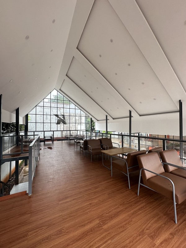 Dijual Ruang Usaha/ Café dengan Lahan Luas Menteng Dalam, Jaksel 