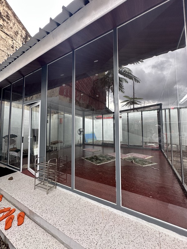 Dijual Ruang Usaha/ Café dengan Lahan Luas Menteng Dalam, Jaksel 