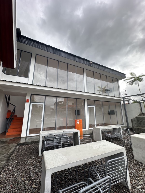 Dijual Ruang Usaha/ Café dengan Lahan Luas Menteng Dalam, Jaksel 