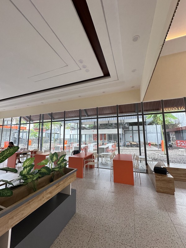 Dijual Ruang Usaha/ Café dengan Lahan Luas Menteng Dalam, Jaksel 