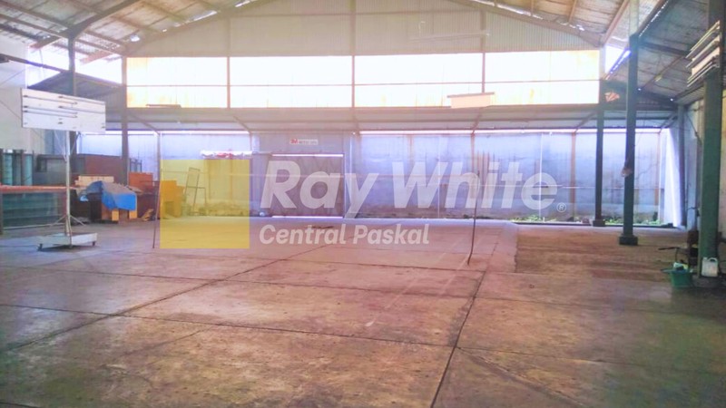 Rumah dan Ruang Usaha di Mainroad Kopo