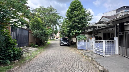 Dijual rumah 1,5 lantai di Kencana Loka BSD Tangerang Selatan  Lokasi nyaman, asri,  tenang dan aman dalam cluster One Gate dengan SmartCard Access
