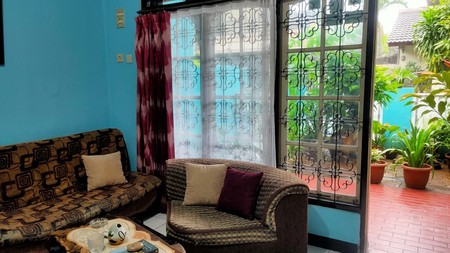 Rumah Klasik Nyaman di Petukangan - Lokasi Strategis Pesanggrahan, Jakarta Selatan