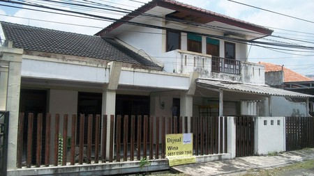 Rumah di Jemur Andayani, bisa untuk rumah tinggal/kantor, row jalan lebar - WNA -