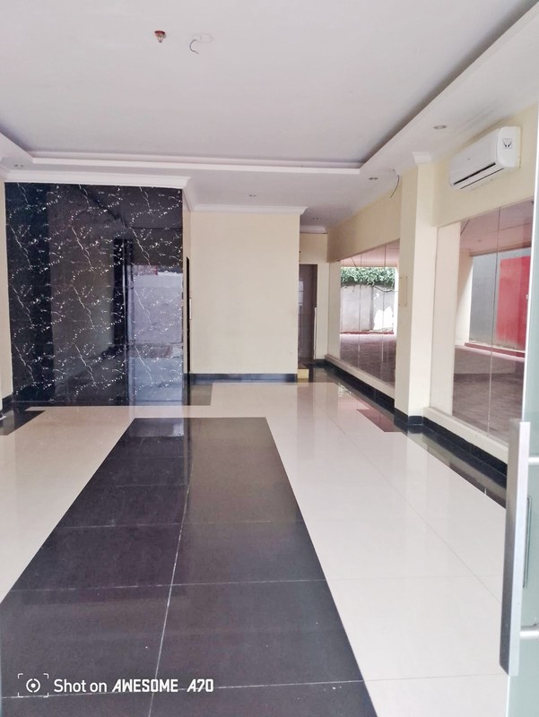 Gedung Komersial 5 Lantai di Kawasan Premium Menteng
