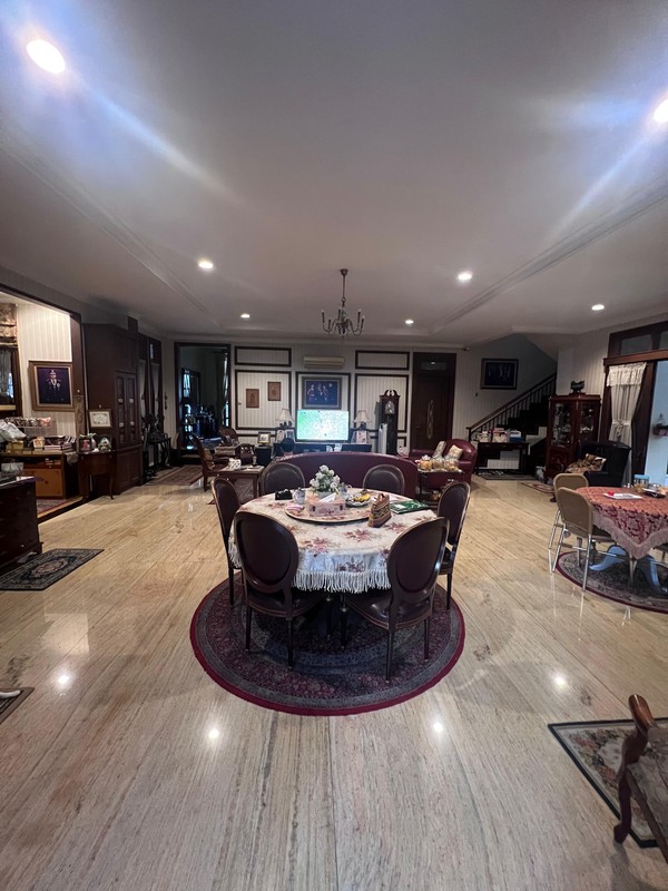 Dijual Rumah Mewah di Cipayung Dekat Tol JORR