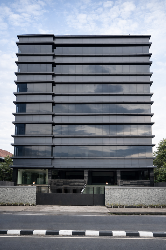 Gedung Komersial 8,5 Lantai di Lebak Bulus - Lokasi Strategis Jakarta Selatan