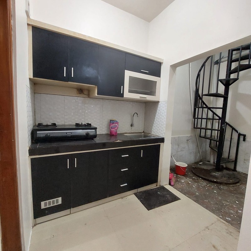 Rumah Lokasi Strategis Dekat Kampus UGM di Lempongsari Sariharjo - Ngaglik Sleman.