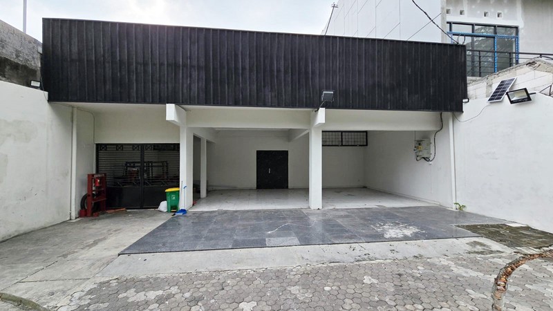 Kantor / Tempat Usaha di Raya Nginden Surabaya Timur, Strategis, Cocok Untuk Cafe / Resto / Kantor / Bank / Klinik dsb...