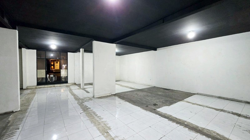 Kantor / Tempat Usaha di Raya Nginden Surabaya Timur, Strategis, Cocok Untuk Cafe / Resto / Kantor / Bank / Klinik dsb...