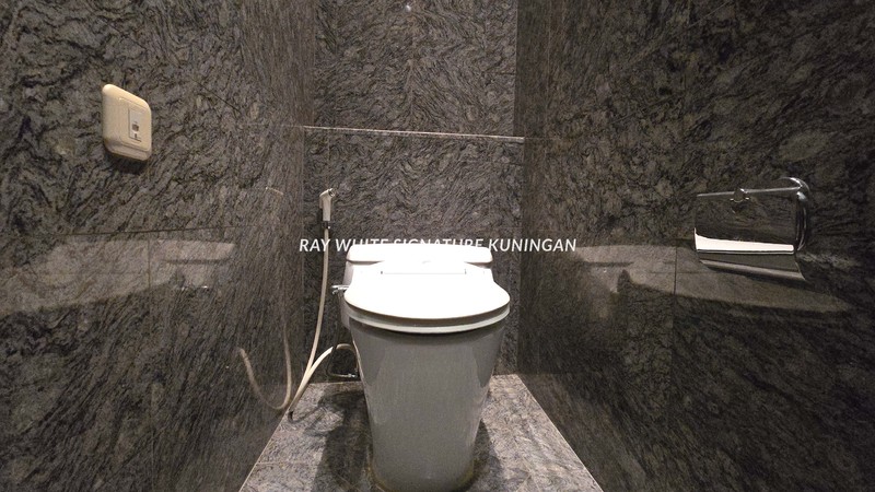 Apartemen Airlangga Ritz Carlton Mega Kuningan Semi Furnished 