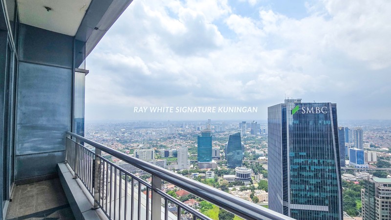 Apartemen Airlangga Ritz Carlton Mega Kuningan Semi Furnished 