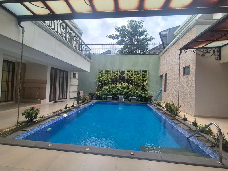 Rumah Mewah Eksklusif Di Hoek Siap Huni | Lokasi Strategis Dekat Pintu Tol @Bintaro | Limited Unit!