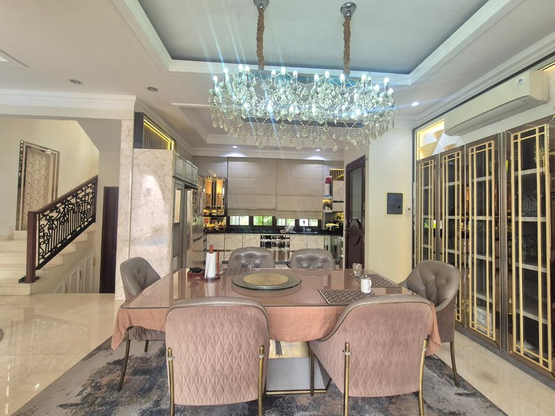 Rumah Mewah Eksklusif Di Hoek Siap Huni | Lokasi Strategis Dekat Pintu Tol @Bintaro | Limited Unit!