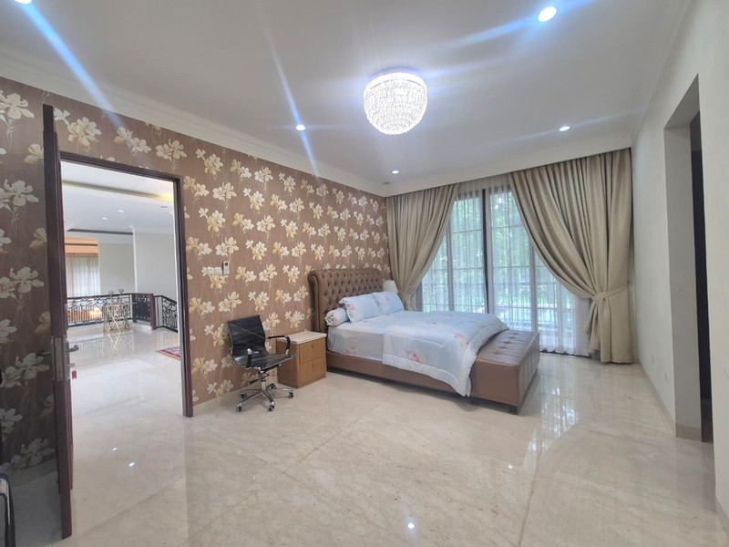 Rumah Mewah Eksklusif Di Hoek Siap Huni | Lokasi Strategis Dekat Pintu Tol @Bintaro | Limited Unit!