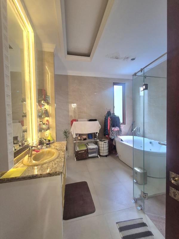 Rumah Mewah Eksklusif Di Hoek Siap Huni | Lokasi Strategis Dekat Pintu Tol @Bintaro | Limited Unit!