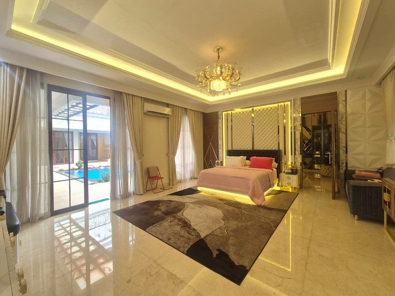 Rumah Mewah Eksklusif Di Hoek Siap Huni | Lokasi Strategis Dekat Pintu Tol @Bintaro | Limited Unit!