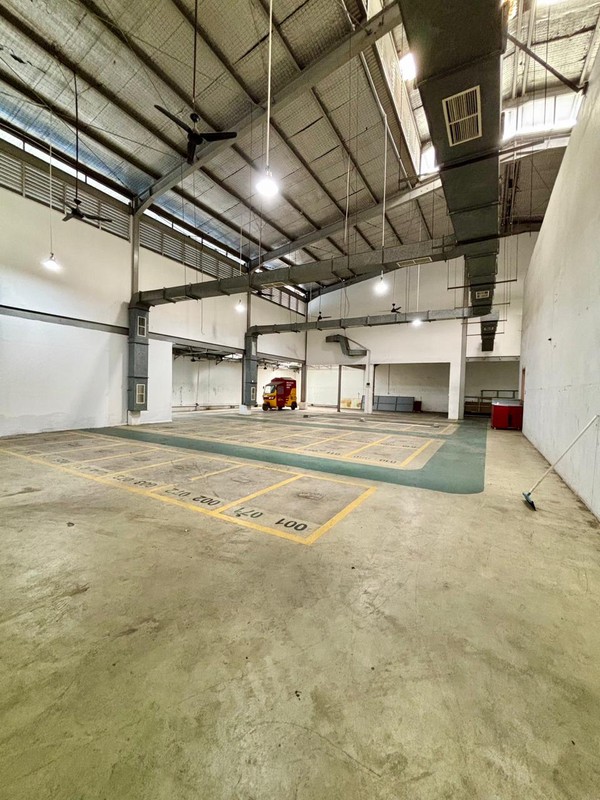 Gedung dibawah NJOP di Jl Raya Pasar Minggu Jakarta Selatan