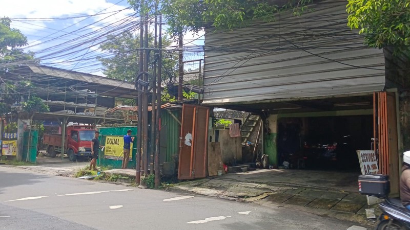 DIJUAL CEPAT TANAH LOKASI PREMIUM DI HOOK JALAN MARGASATWA RAYA,CILANDAK , JAKARTA SELATAN.