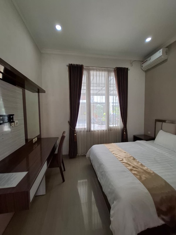 Hunian Mewah 2 Lantai Full Furnished di Dalam Perum Berada di Pusat Kota, Umbulharjo, Yogyakarta