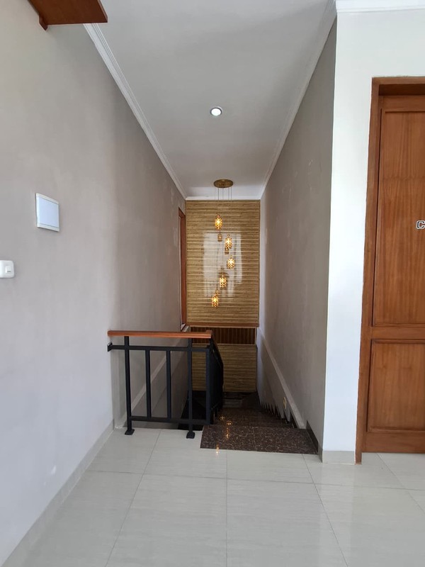 Hunian Mewah 2 Lantai Full Furnished di Dalam Perum Berada di Pusat Kota, Umbulharjo, Yogyakarta