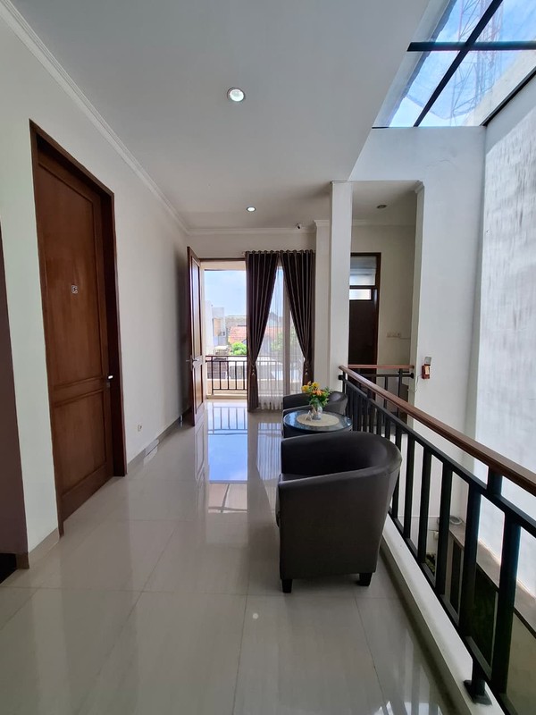 Hunian Mewah 2 Lantai Full Furnished di Dalam Perum Berada di Pusat Kota, Umbulharjo, Yogyakarta