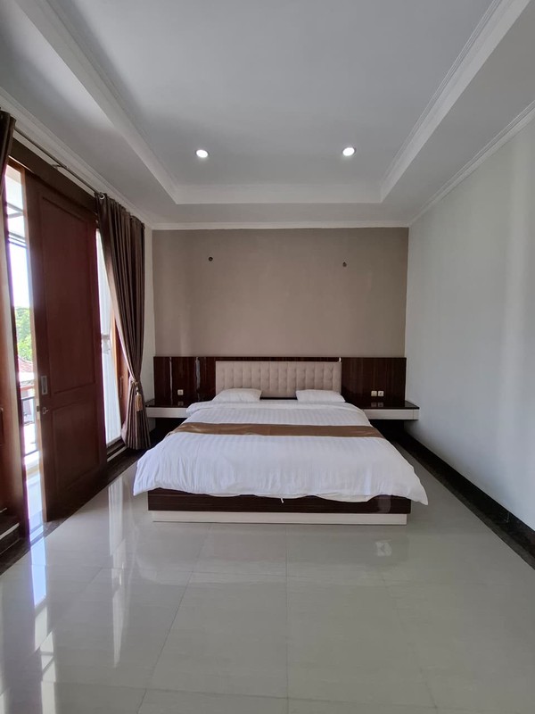 Hunian Mewah 2 Lantai Full Furnished di Dalam Perum Berada di Pusat Kota, Umbulharjo, Yogyakarta