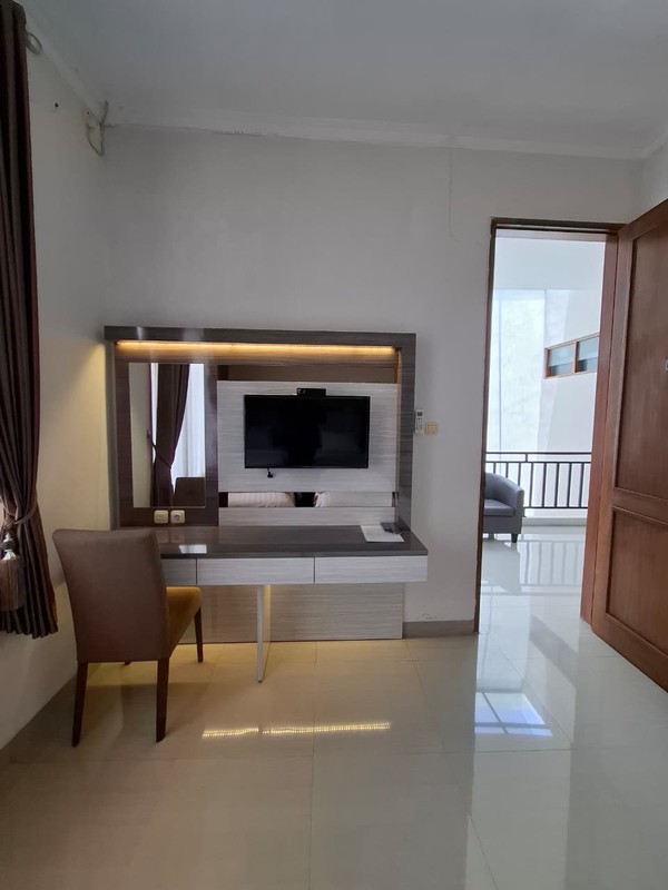Hunian Mewah 2 Lantai Full Furnished di Dalam Perum Berada di Pusat Kota, Umbulharjo, Yogyakarta