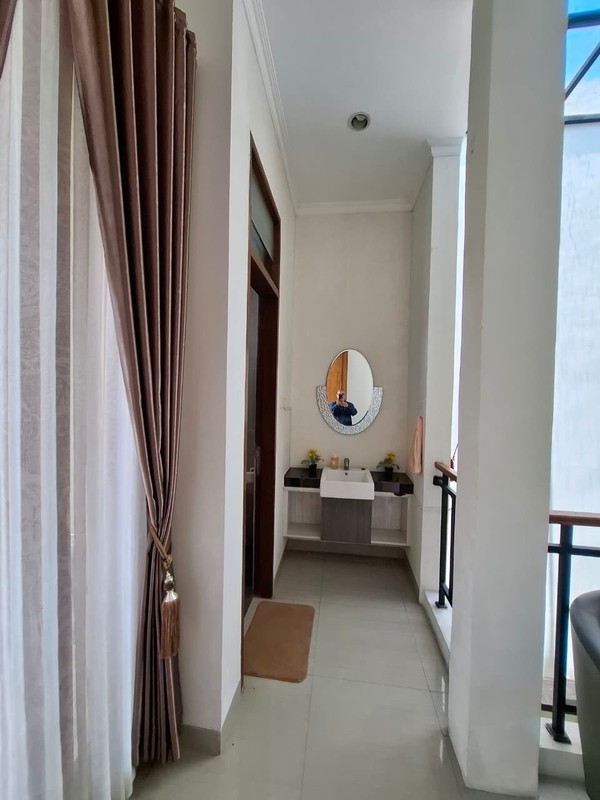 Hunian Mewah 2 Lantai Full Furnished di Dalam Perum Berada di Pusat Kota, Umbulharjo, Yogyakarta