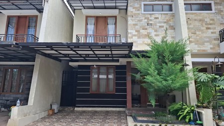 Hunian Mewah 2 Lantai Full Furnished di Dalam Perum Berada di Pusat Kota, Umbulharjo, Yogyakarta