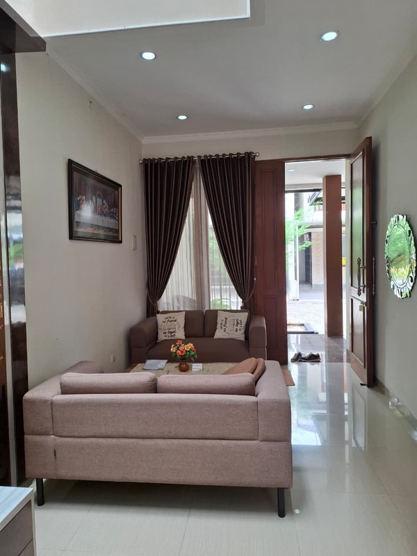 Hunian Mewah 2 Lantai Full Furnished di Dalam Perum Berada di Pusat Kota, Umbulharjo, Yogyakarta
