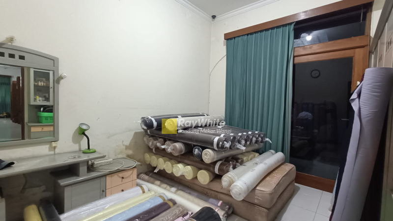 Rumah Menawan Bisa Untuk usaha 