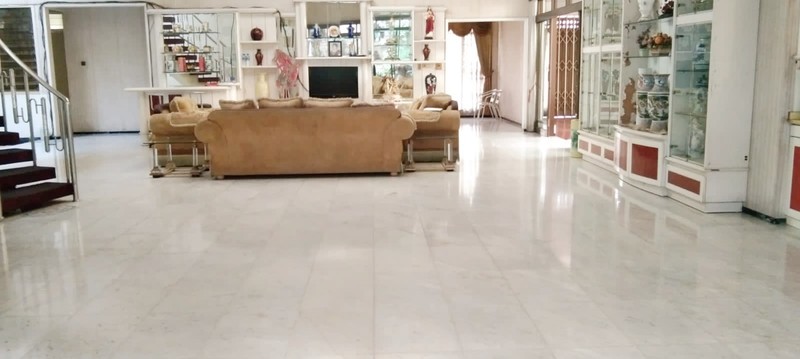 Dijual rumah Manyar kertoarjo Surabaya Timur