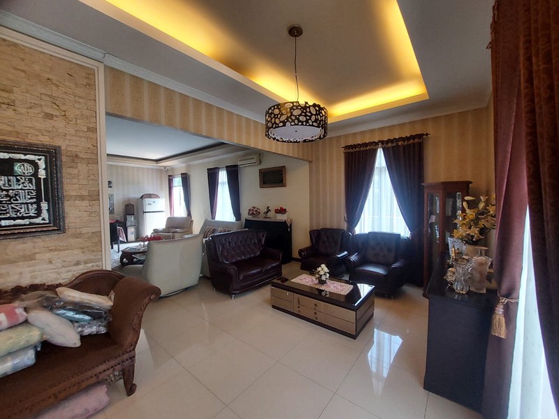 Rumah Siap Huni dengan Hunian Nyaman dan Asri @Bintaro