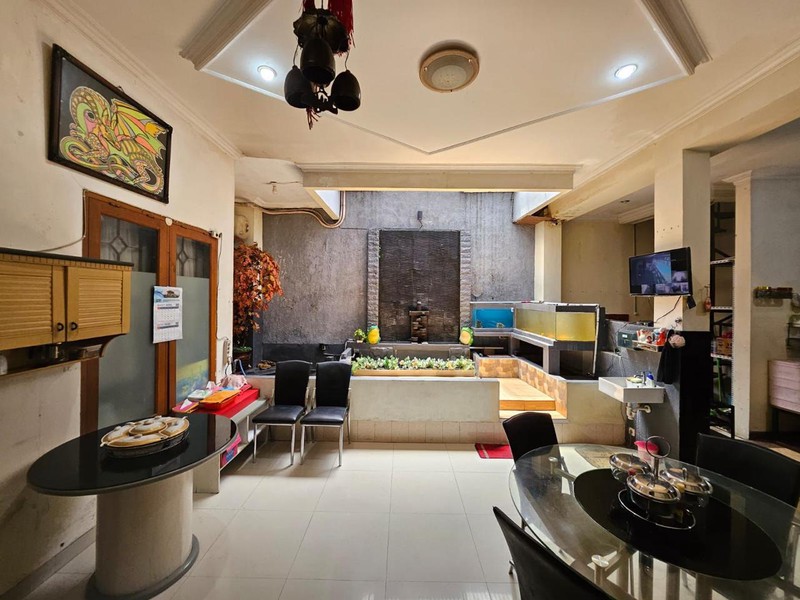 Rumah Megah 3 Lantai di Perum Hunian Eksklusif di Kasihan, Bantul