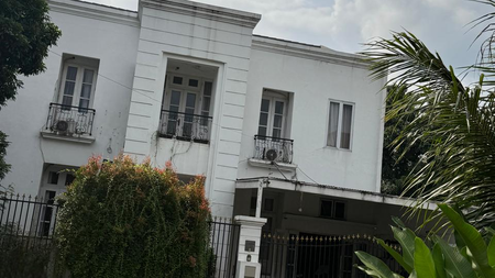 Disewakan Rumah Nyaman dan Aman di Vila Cinere Mas.