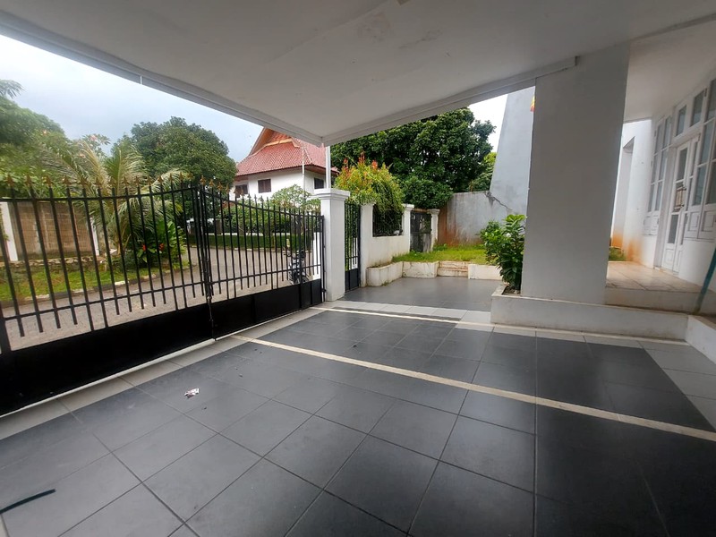 Disewakan Rumah Nyaman dan Aman di Vila Cinere Mas.