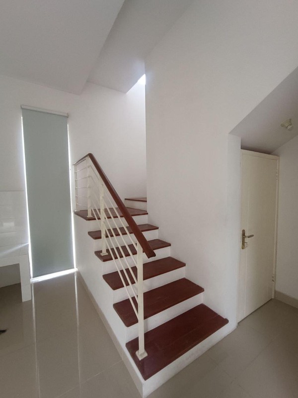 Jual Rumah Cantik 2Lantai Grand Harvest Surabaya Barat