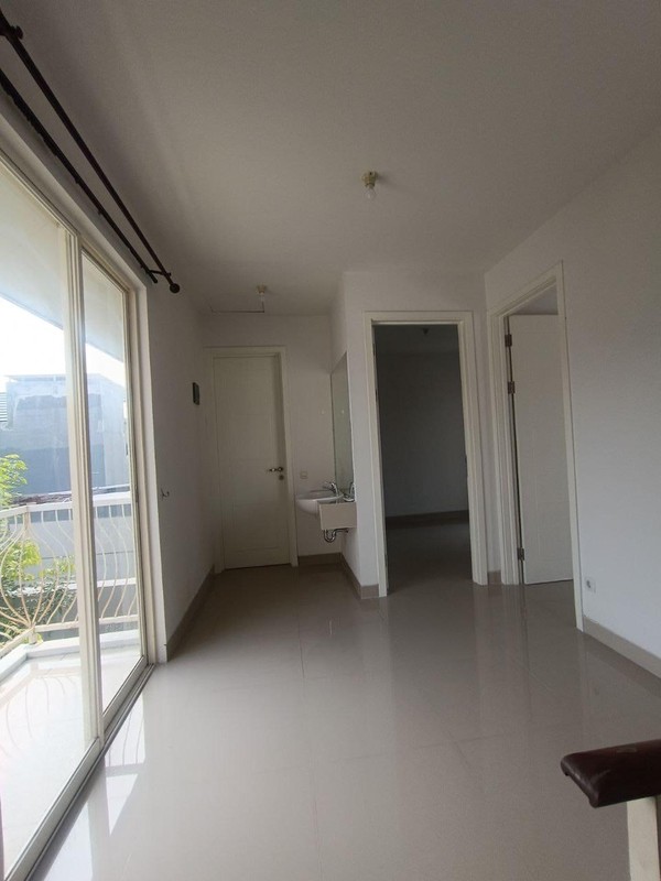 Jual Rumah Cantik 2Lantai Grand Harvest Surabaya Barat