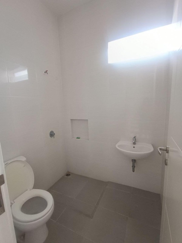 Jual Rumah Cantik 2Lantai Grand Harvest Surabaya Barat