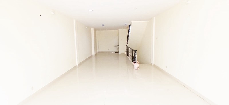 min. 1 th ruko strategis siap huni golden boulevard blok s bsd city serpong tangerang banten