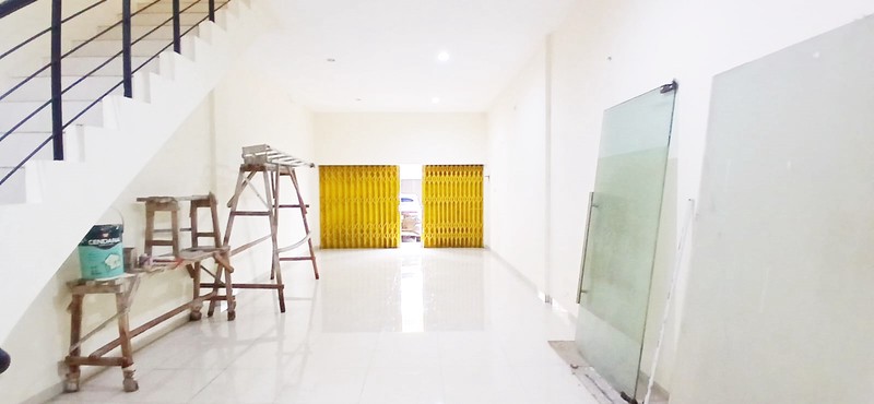 min. 1 th ruko strategis siap huni golden boulevard blok s bsd city serpong tangerang banten