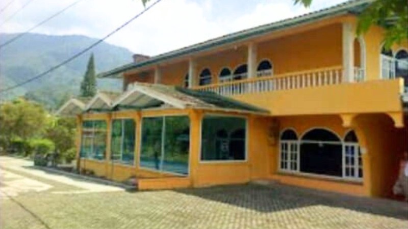 Dijual Villa 14 Kamar di Cimacan Cianjur