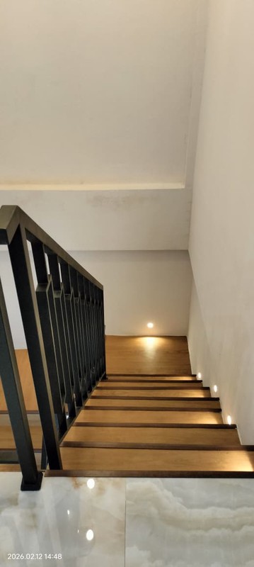 RUMAH SIAP HUNI AKSES 2 MOBIL DI GRAHA RAYA, TANGERANG SELATAN