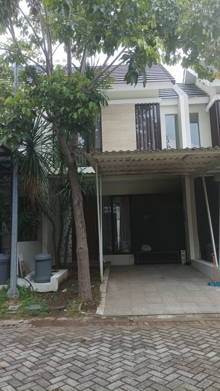 Murah Harga 800 juta Dijual Rumah Dua Lantai North West Lake citraland