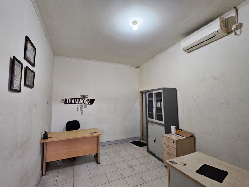 DIJUAL   Murah Ruko Gandeng lokasi Strategis Pinggir Jalan Pasar  Minggu