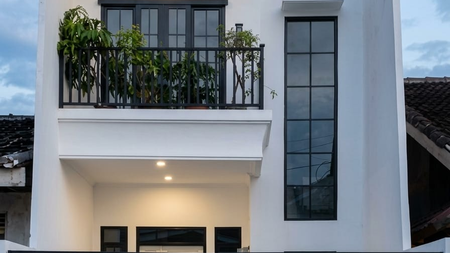 Dijual Rumah Keren 2 Lantai,  Grand New Design, High Material,  di Kompleks Megapolitan, Cinere, Depok. 