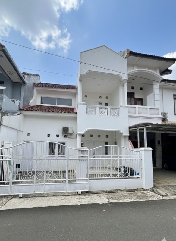 Di jual rumah baru di renovasi di Perum Beji Permai Tanah Baru Depok 